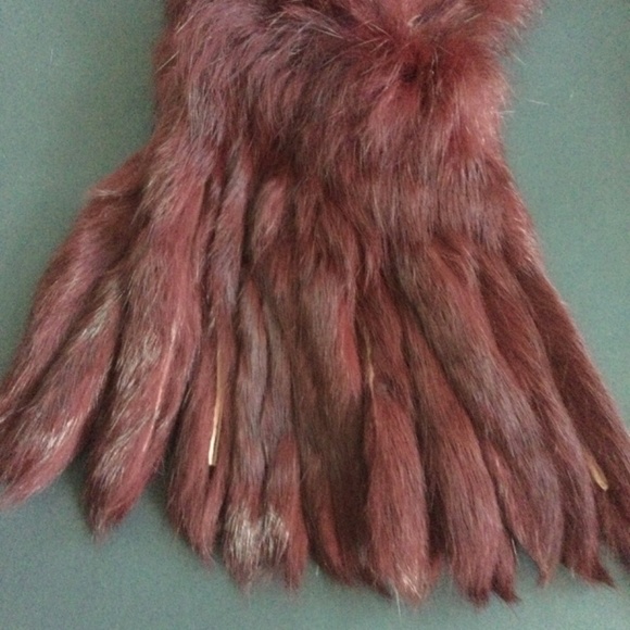 Crown Cap Superior 100% Rabbit Fur Scarf In A Rich Burgundy Color - Picture 4 of 6